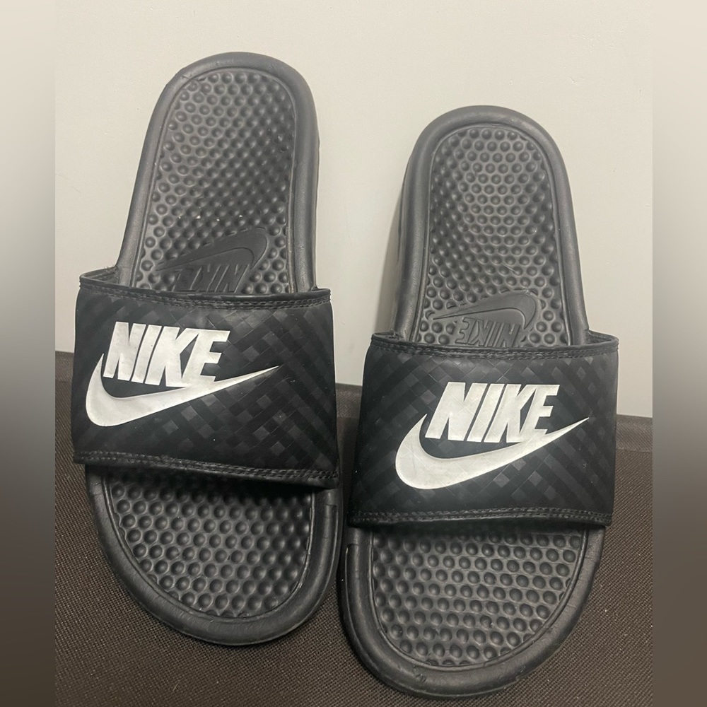 Nike Slides Mens Size 8 - But They Run Small